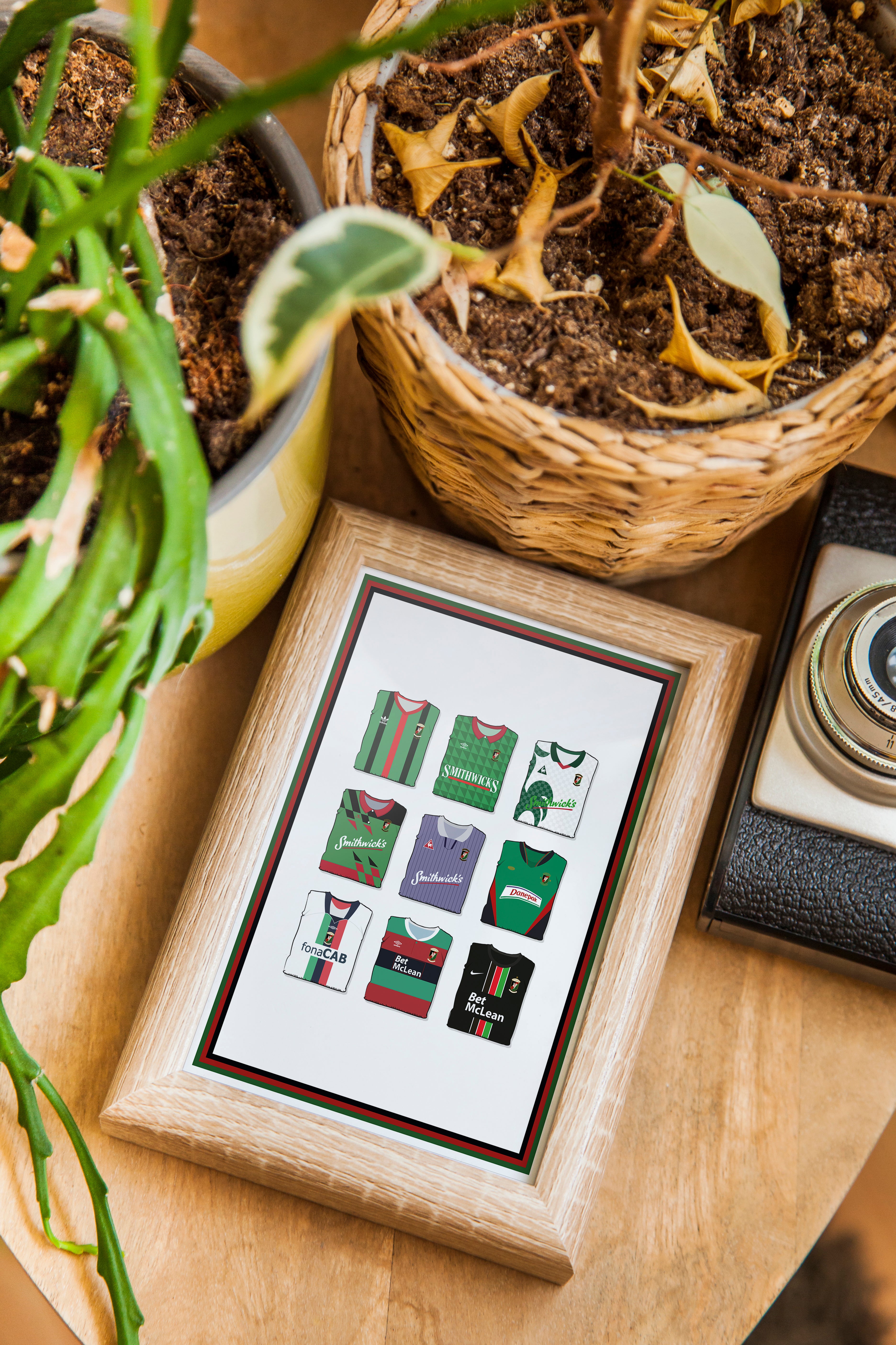 Glentoran Collection Heavyweight Art Print - Football Post - Perfect Gift - Birthday Present for Him