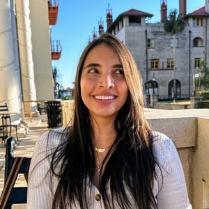 Isabella Barros De la Rosa, Creative at Shirt in a Box
